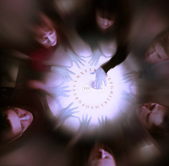 قرية مرعبة بنيويورك يكلم سكانها الموتى ويربحون المليارات سنويا! صورة رقم 10