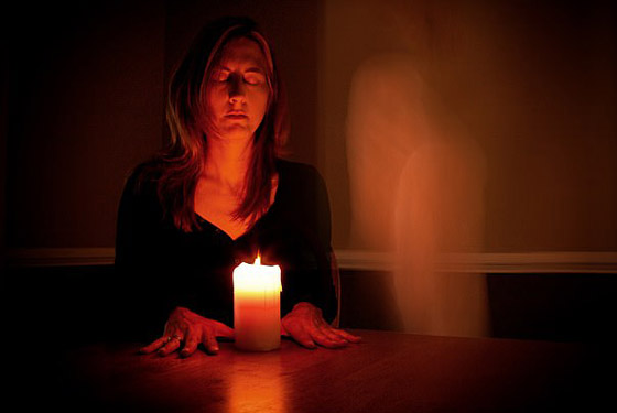 قرية مرعبة بنيويورك يكلم سكانها الموتى ويربحون المليارات سنويا! صورة رقم 12