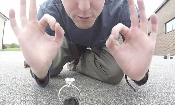 فعلٌ يفوق التوقعات.. طيار يرسل خاتم خطوبة إلى الفضاء في عرض زواج من خارج الأرض صورة رقم 3