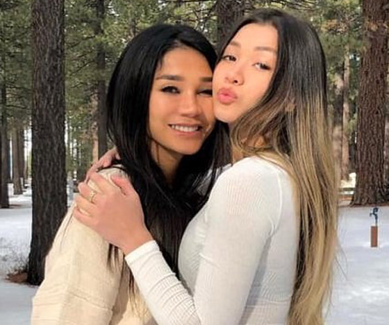 الفارق بينهما 23 عاما.. هل تستطيع معرفة أيهما هي الأم؟! صور صورة رقم 13