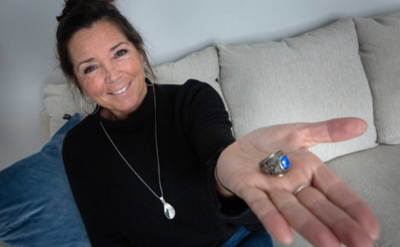 فقدت خاتم زوجها قبل نصف قرن.. ثم حدثت 