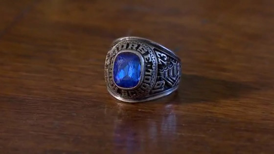 فقدت خاتم زوجها قبل نصف قرن.. ثم حدثت 