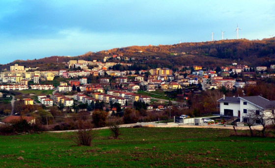 بعد عروض بيع منازل خالية مقابل يورو واحد.. بلدة إيطالية تقدم عرضا مختلفا صورة رقم 2