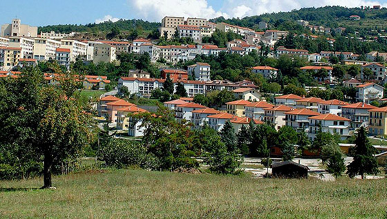 بعد عروض بيع منازل خالية مقابل يورو واحد.. بلدة إيطالية تقدم عرضا مختلفا صورة رقم 7