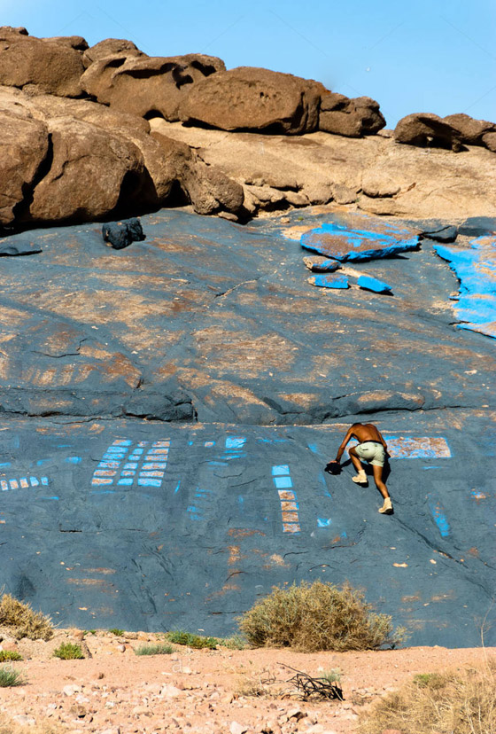 فعل الطبيعة أم الإنسان.. ما حقيقة الصحراء الزرقاء بسيناء مصر؟ صور صورة رقم 12