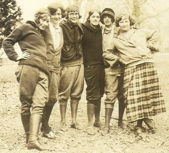 10 أشياء عادية كانت النساء ممنوعات منها قبل 100 عام صورة رقم 2