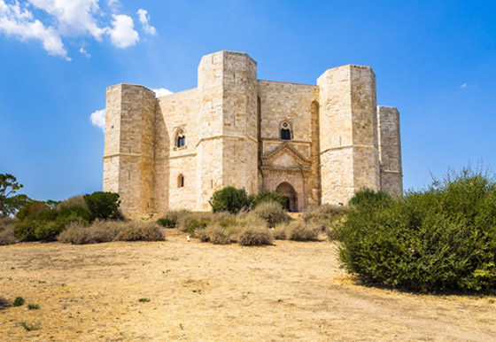 صور: إليكم أجمل القلاع التاريخية التي أصبحت معالما سياحية عالمية صورة رقم 5