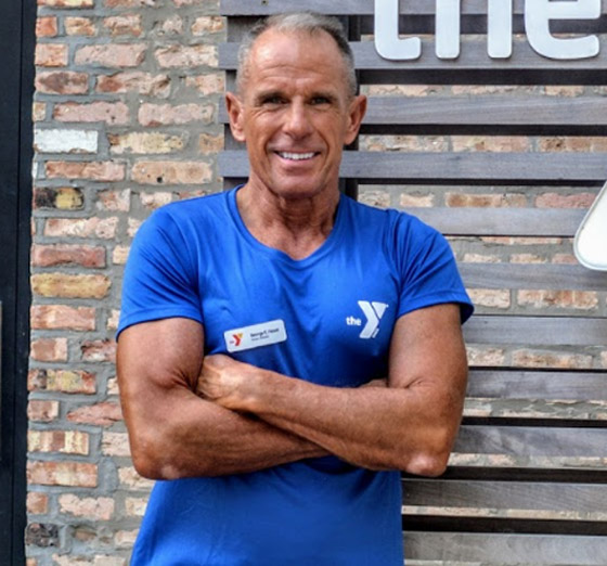 جندي أمريكي سابق يسجل رقما قياسيا بالثبات بكوعه لمدة 8 ساعات! صورة رقم 19