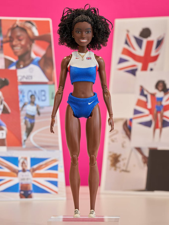 بالصور: شركة باربي تطلق دمية جديدة بشكل أسرع امرأة في بريطانيا صورة رقم 4