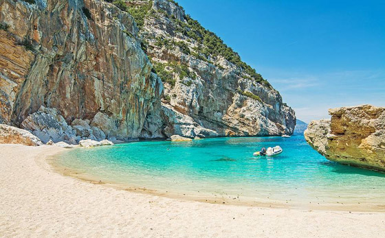 تعرّفوا إلى أفضل الشواطئ حول العالم للعام 2020 صورة رقم 11