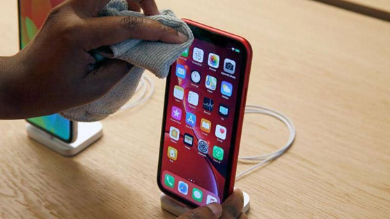 كيف تنظف هاتفك في زمن تفشي كورونا؟.. 