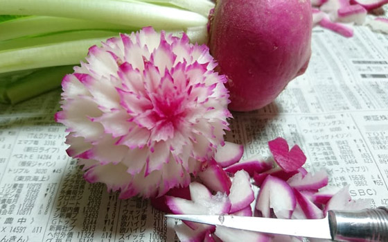 بالصور: طباخ ياباني محترف ينحت من الطعام قطع فنية خيالية صورة رقم 5