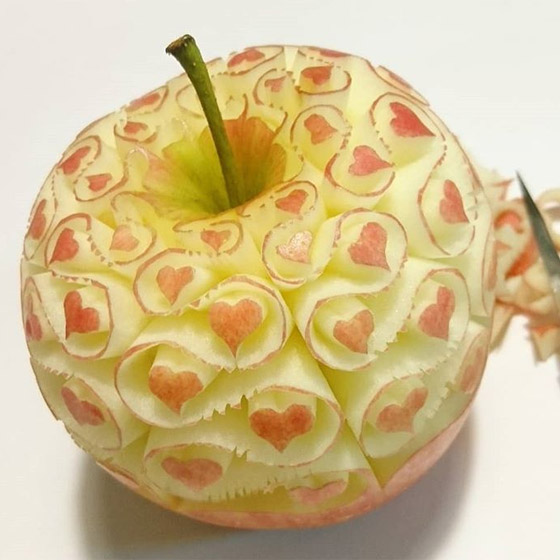 بالصور: طباخ ياباني محترف ينحت من الطعام قطع فنية خيالية صورة رقم 13