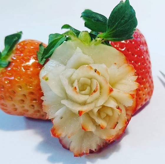 بالصور: طباخ ياباني محترف ينحت من الطعام قطع فنية خيالية صورة رقم 15