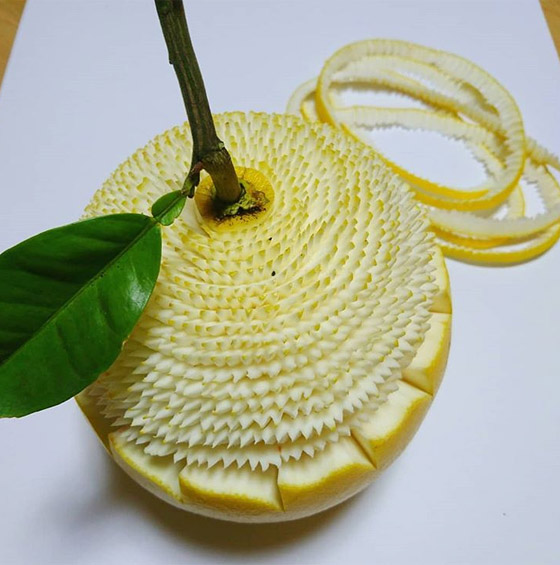 بالصور: طباخ ياباني محترف ينحت من الطعام قطع فنية خيالية صورة رقم 16