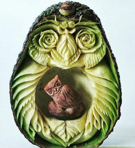 بالصور: طباخ ياباني محترف ينحت من الطعام قطع فنية خيالية صورة رقم 18