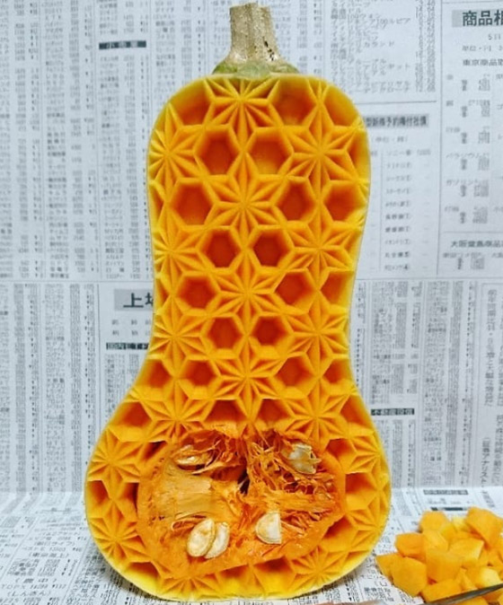 بالصور: طباخ ياباني محترف ينحت من الطعام قطع فنية خيالية صورة رقم 19