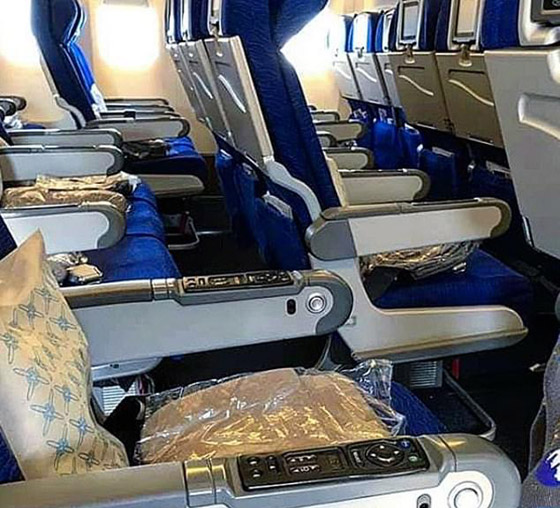 مسافرون يشاركون لقطات لرحلاتهم في طائرات شبه خالية بسبب كورونا صورة رقم 11
