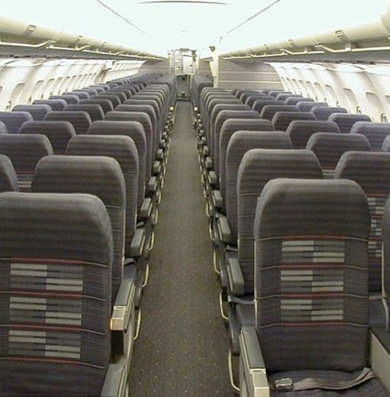 مسافرون يشاركون لقطات لرحلاتهم في طائرات شبه خالية بسبب كورونا صورة رقم 12