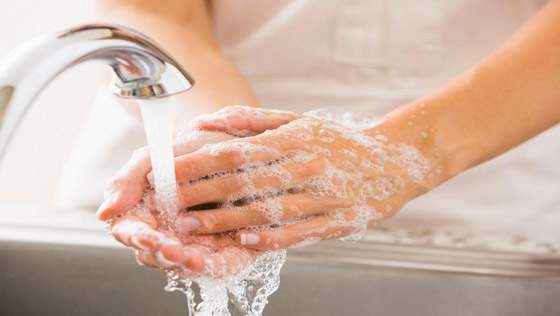 هكذا تحمي يديك من الجفاف الذي يسببه استعمال المعقّم صورة رقم 6