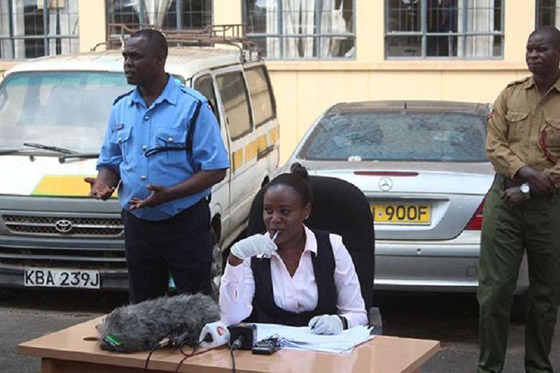 غرائب كورونا: محكمة بالشارع، قصائد الاتحاد الأوروبي وساعة للمسنين! صورة رقم 2