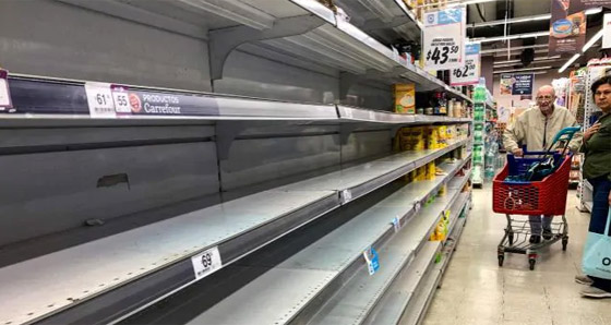 غرائب كورونا: محكمة بالشارع، قصائد الاتحاد الأوروبي وساعة للمسنين! صورة رقم 11