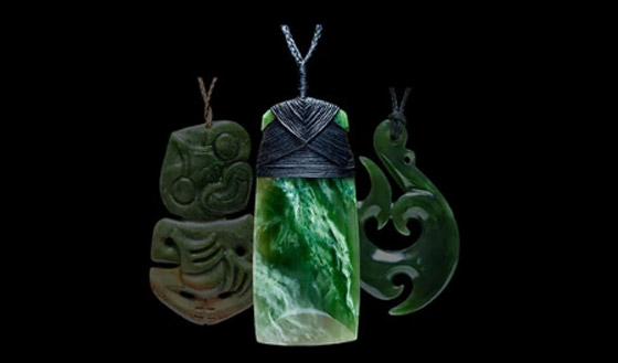 فنان أقام متحفا غريبا يحوي منحوتات من مئات العظام والجماجم   صورة رقم 8