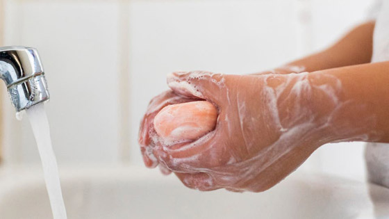 ماء دافئ وصابون.. أفضل من الكحول للقضاء على فيروس كورونا صورة رقم 5