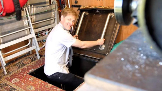 فيديو وصور.. بريطاني يتحصن من كورونا في مكان لا يخطر على بال! صورة رقم 3