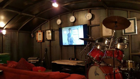 فيديو وصور.. بريطاني يتحصن من كورونا في مكان لا يخطر على بال! صورة رقم 22