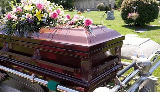 بلدة فرنسية تمنع الوفاة على أرضها في نهاية الأسبوع! صورة رقم 3