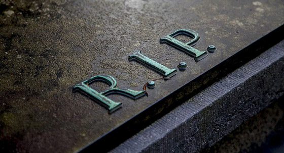 بلدة فرنسية تمنع الوفاة على أرضها في نهاية الأسبوع! صورة رقم 8