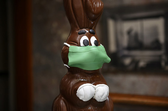 بالصور: هذا ما فعله صانعو الشوكولاتة لحث الناس على البقاء بالمنزل صورة رقم 8