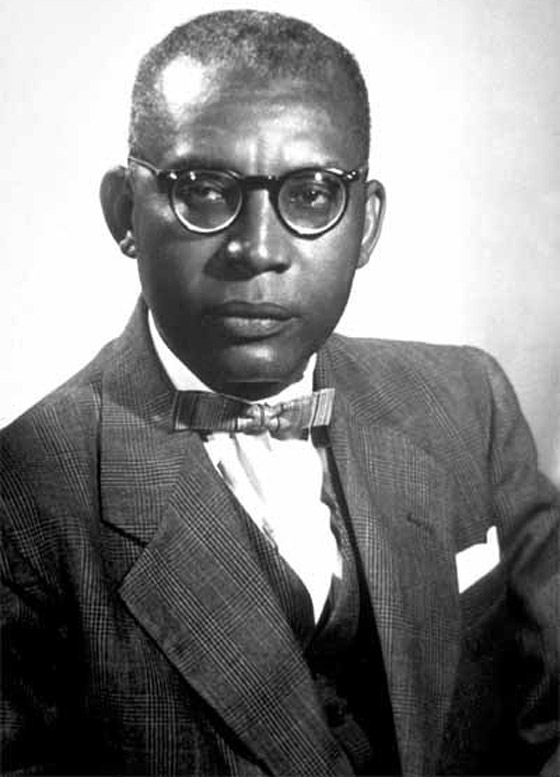 تعرفوا إلى 10 من أغرب الشخصيات السياسية والقادة والزعماء في العالم صورة رقم 8 تعرفوا إلى 10 من أغرب الشخصيات السياسية والقادة والزعماء في العالم صورة رقم 8