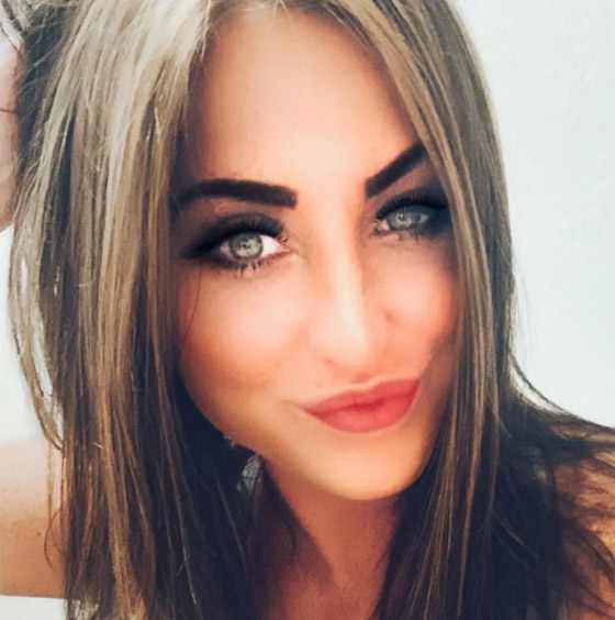 وباء كورونا وخطأ طبي كارثي قتلا الممرضة الأمريكية الشابة! صور صورة رقم 7 وباء كورونا وخطأ طبي كارثي قتلا الممرضة الأمريكية الشابة! صور صورة رقم 7