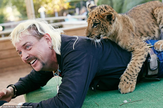 تحد جديد يجتاح الإنترنت.. و