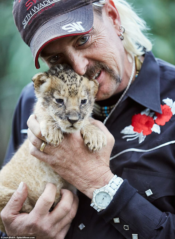 تحد جديد يجتاح الإنترنت.. و