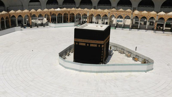 فيروس كورونا: لماذا يصر البعض على التجمع من أجل الصلاة في زمن الوباء؟ صورة رقم 4 فيروس كورونا: لماذا يصر البعض على التجمع من أجل الصلاة في زمن الوباء؟ صورة رقم 4
