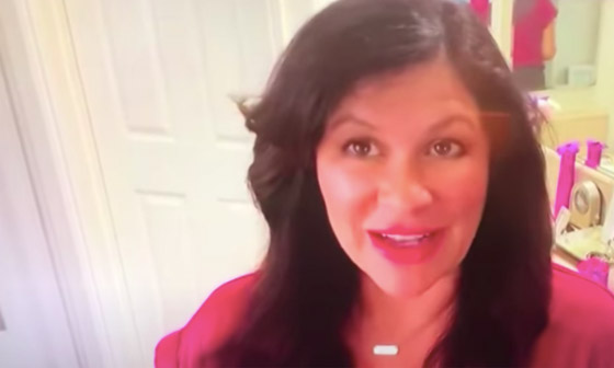 أمام الكاميرا.. مراسلة تقع في موقف محرج بسبب العمل من المنزل صورة رقم 2