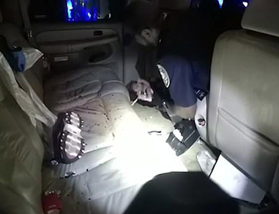 جنين يقفز من بطن أمه خلال حادث سيارة.. والمفاجأة تكتمل بعد دقائق! صورة رقم 12 جنين يقفز من بطن أمه خلال حادث سيارة.. والمفاجأة تكتمل بعد دقائق! صورة رقم 12