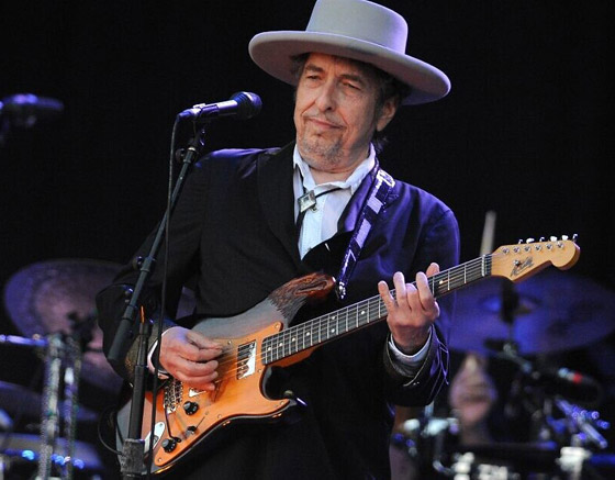 صور: 2.2 مليون دولار ثمنا لكلمات أغنية على ورقة!! من كتبها؟ صورة رقم 5