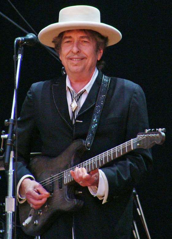 صور: 2.2 مليون دولار ثمنا لكلمات أغنية على ورقة!! من كتبها؟ صورة رقم 9