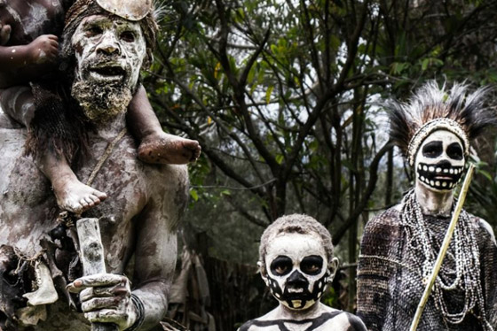 الموت من الضحك، مرض انتشر فعلا في غينيا والسبب: أكل لحوم البشر! صورة رقم 3