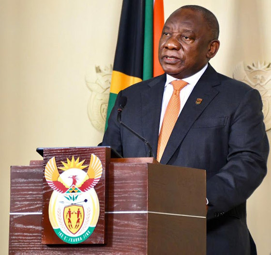 فيديو طريف: الكمامة تحرج رئيس جنوب إفريقيا.. وضعها علي عينيه! صورة رقم 12