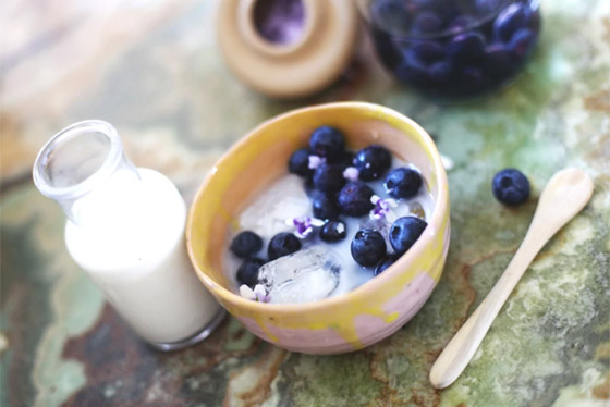 مطعم آمن من كورونا.. يضم كرسيا واحدا وطاولة واحدة وبدون نادل صورة رقم 10