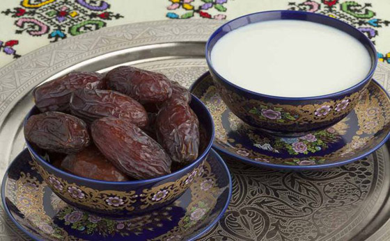 التمر بالحليب.. مشروب رمضاني بفوائد صحية مذهلة بشهر الصوم صورة رقم 1 التمر بالحليب.. مشروب رمضاني بفوائد صحية مذهلة بشهر الصوم صورة رقم 1