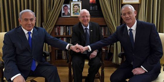 برأسين: نتنياهو وغانتس.. حكومة وحدة تؤدي اليمين الدستورية في إسرائيل صورة رقم 6 برأسين: نتنياهو وغانتس.. حكومة وحدة تؤدي اليمين الدستورية في إسرائيل صورة رقم 6