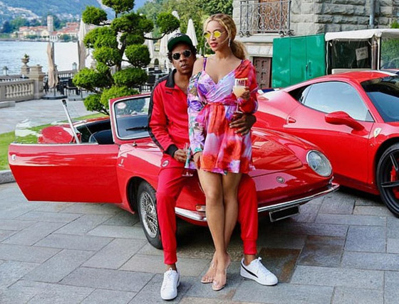 بالصور: أي ثنائي من المشاهير والنجوم يمتلك أروع السيارات؟ صورة رقم 4