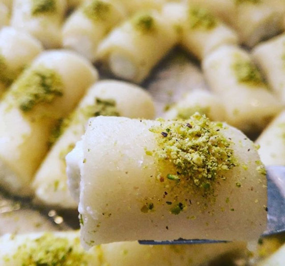 فيديو توب شيف أسيل شريف صفدي يكشف سر إعداد (حلاوة الجبن) الشهية في رمضان صورة رقم 9