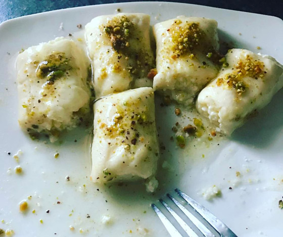 فيديو توب شيف أسيل شريف صفدي يكشف سر إعداد (حلاوة الجبن) الشهية في رمضان صورة رقم 11